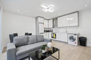 Modern, Stylish Two Bedroom Apartment in Slough