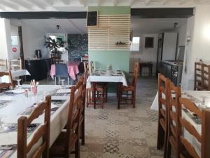 Restaurace v ubytování La cocotte normande + 11 fotografií