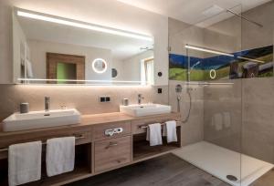 Koupelna v ubytování Seehotel St Hubertus + 37 fotografií