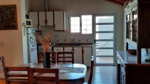 Una cocina o kitchenette en ANA Apartments & Parking Mendoza