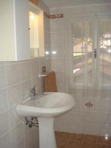 A bathroom at Albergo Larese