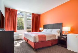 Afbeelding uit fotogalerij van Motel 6 Surrey, Bc in Surrey