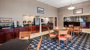 Posezení v ubytování Best Western Concord Inn and Suites