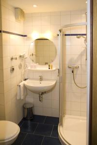 Koupelna v ubytování Hotel Schweizerblick