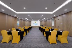 Majoituspaikan Vega Hotel Gading Serpong työ- tai konferenssitilat