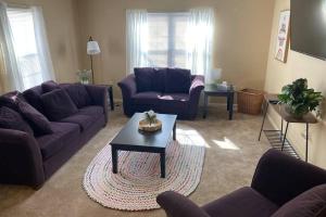 Imagen de la galería de Ed's Englewood Well Furnished Home, en Englewood