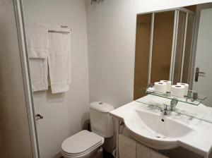 Kúpeľňa v ubytovaní Apartamentos Hi Apartaments Santander 3000