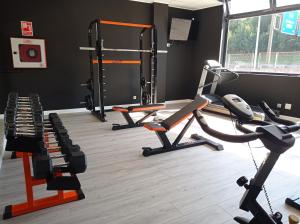 Posilňovňa alebo fitness centrum v ubytovaní Apartamentos Hi Apartaments Santander 3000
