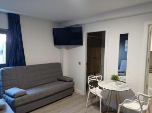 Posedenie v ubytovaní Apartamentos Hi Apartaments Santander 3000