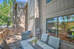 Flagstaff Townhome with Community Pool and Golf!