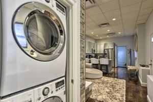 Φωτογραφία από το άλμπουμ του Pet-Friendly Apartment, 6 Miles to Downtown σε Revere