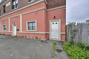 Το κτήριο όπου στεγάζεται  το διαμέρισμα