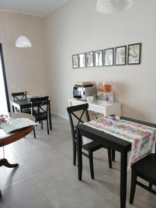 A seating area at Al Giardino Segreto