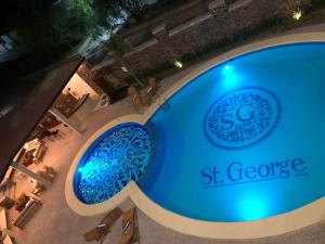 Bazén v ubytování Saint George Hotel - Spa & Temazcal nebo v jeho okolí
