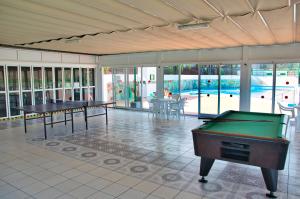 プエルトリコにあるMalibu apartamento con campo de tennis y piscina con solariumのギャラリーの写真