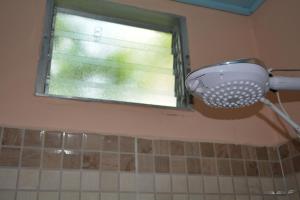 Kamar mandi di Apartamentos y Hostal RUDON #1