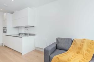 Newly Onboarded Modern One Bed Apartment in Broad House, Harrow