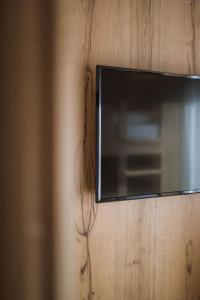 A television and/or entertainment centre at AhriaPura