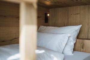 A bed or beds in a room at AhriaPura