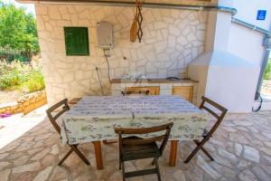 Patio alebo iná vonkajšia časť ubytovania House Jure