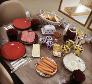 Makanan di atau berdekatan hotel
