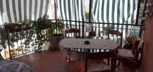 Balkón nebo terasa v ubytování Marika's Home + 31 fotografií
