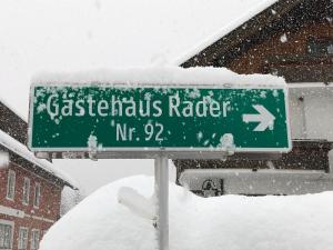 Gästehaus Rader að vetri til