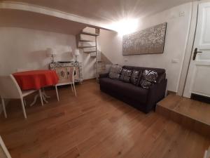 A seating area at Navona Best House