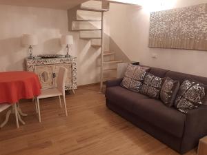 A seating area at Navona Best House