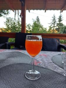Bebidas en Onix- Kis-tó Apartman ORFŰ