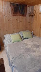 Voodi või voodid majutusasutuse Onix- Kis-tó Apartman ORFŰ toas +37 fotot