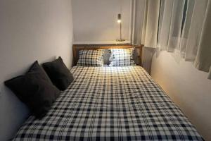 Posteľ alebo postele v izbe v ubytovaní Super Apartament SAWA 2 Metro WiFi 500 mbs TV'50 Netflix HBO AppleTV+