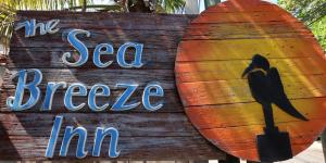 Un certificado, premio, cartel u otro documento en Seabreeze Inn
