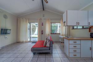 Η κουζίνα ή μικρή κουζίνα στο Jessica's Self-catering