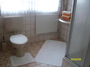 ノイエンキルヒェンにあるFerien und Gaestehaus Harmsのギャラリーの写真 +12枚の写真