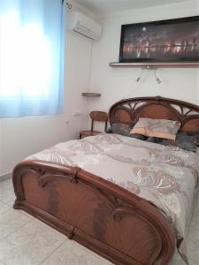 Postel nebo postele na pokoji v ubytování Zimmer Arad Dead Sea, Big and Confortabוl Apartment, logic cost - במחיר שפוי