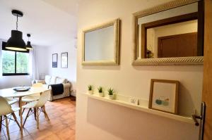 Fotografia z galérie ubytovania Apartaments la Rambla - L'Arrel - 4 persones v destinácii Cornudella