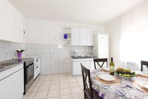 Fotografie z fotogalerie ubytování Apartment "GOTA" , 60m2 , za 2 osobe v destinaci Risika