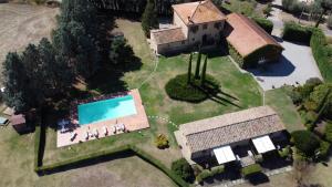 The swimming pool at or close to Fattoria Borgonuovo