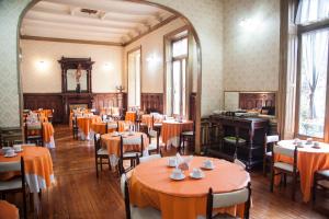 Gallery image of Hotel Reina in Buenos Aires