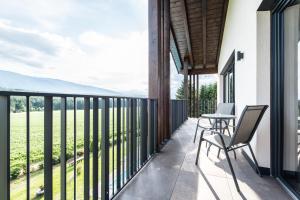 Balkón nebo terasa v ubytování Chalet Kristall - Dolomites Garden Chalet