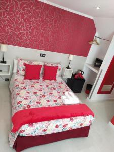 Łóżko lub łóżka w pokoju w obiekcie Hostal Inn Madrid