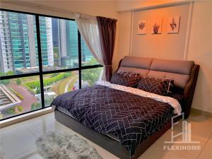 Katil atau katil-katil dalam bilik di 10am-6pm, SAME DAY CHECK IN AND CHECK OUT, Work From Home, The Hyve-Cyberjaya, Private Studio by Flexihome-MY