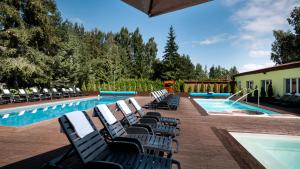 Bazén v ubytování Family Resort Lučivná nebo v jeho okolí