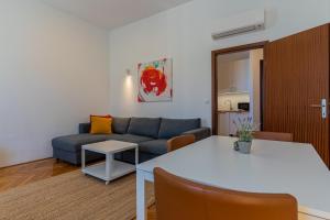 Posezení v ubytování House Catania