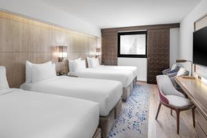 Postel nebo postele na pokoji v ubytování Makarem Ajyad Makkah Hotel