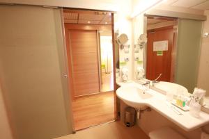 Łazienka w obiekcie Riviera Beachotel - Adults Recommended