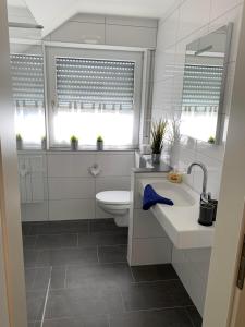 Ein Badezimmer in der Unterkunft Ferienhaus Wacholderhain