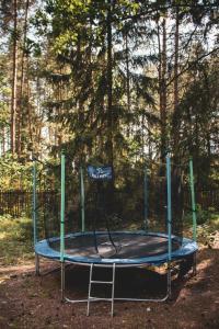 Plac zabaw dla dzieci w obiekcie Jarzębinowa - Dom do wynajęcia na Podlasiu