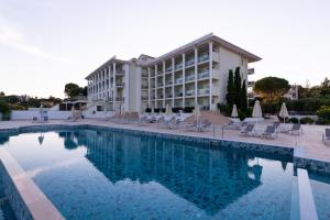 Bazén v ubytovaní Avalon Palace Hotel alebo v jeho blízkosti